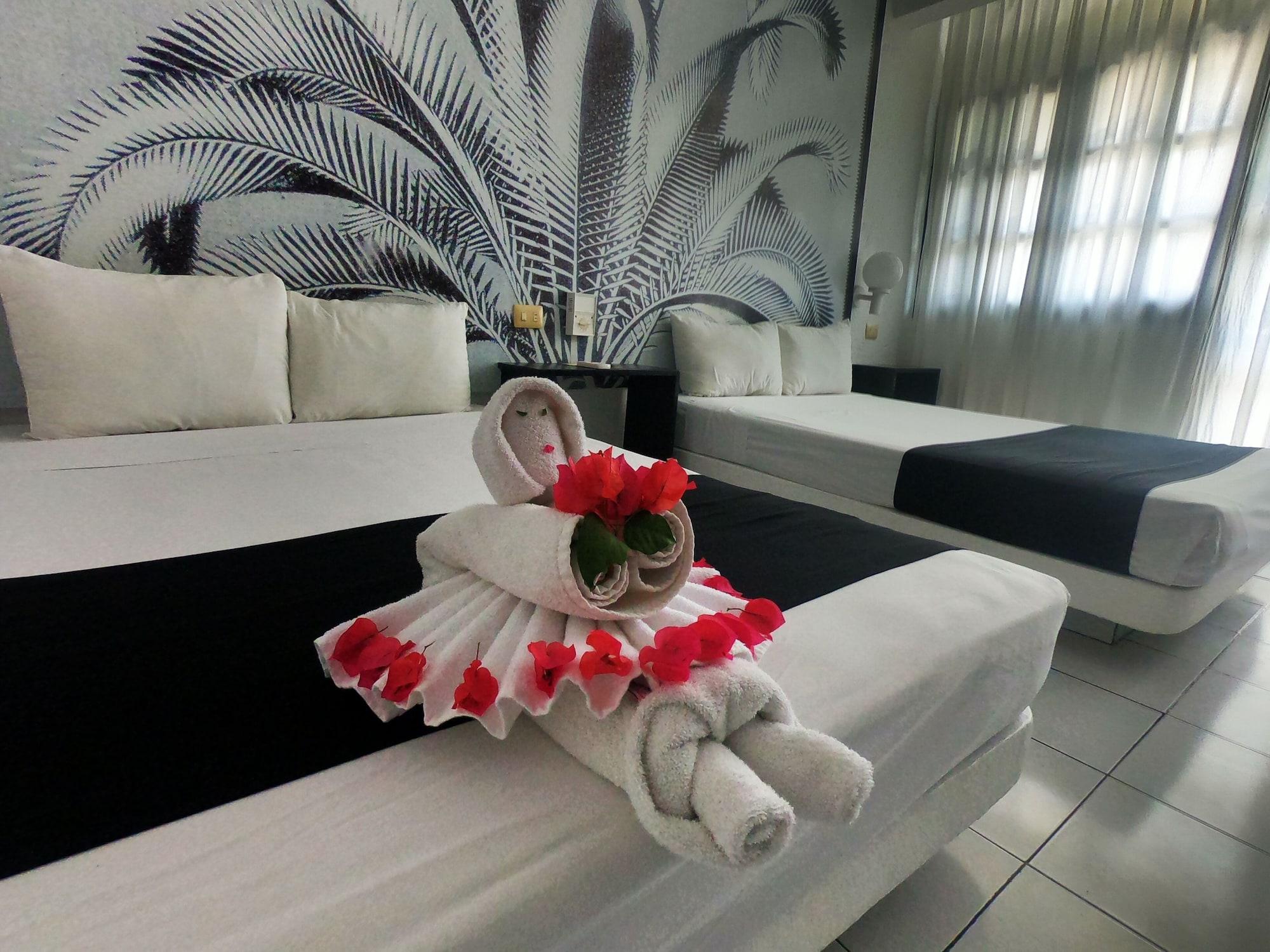 Maya Del Mar On Fifth Avenue Playa del Carmen Exterior photo