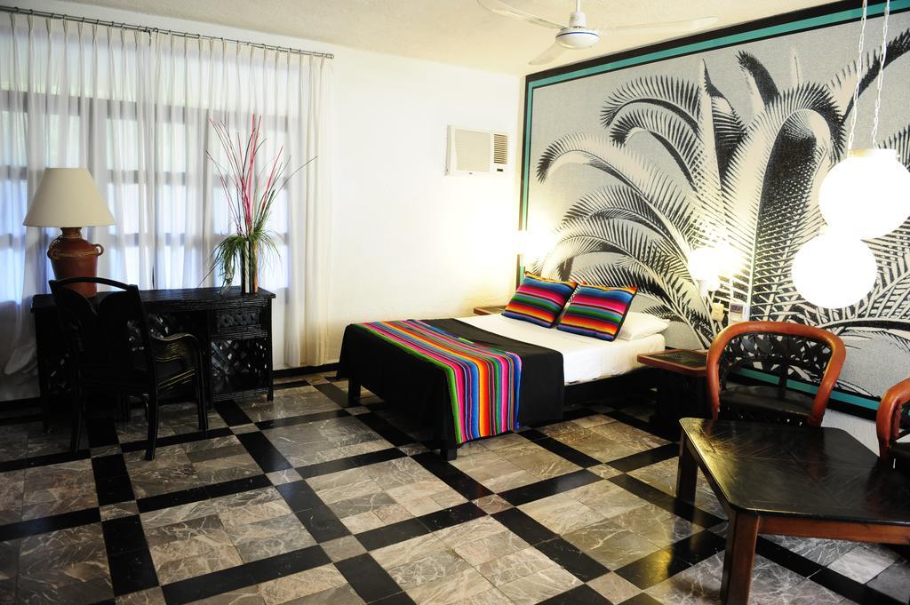 Maya Del Mar On Fifth Avenue Playa del Carmen Exterior photo